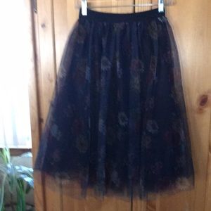 Haute Monde (L) Black Flowing Floral Flowers Yellow/Gold, Red, & Red/White Skirt